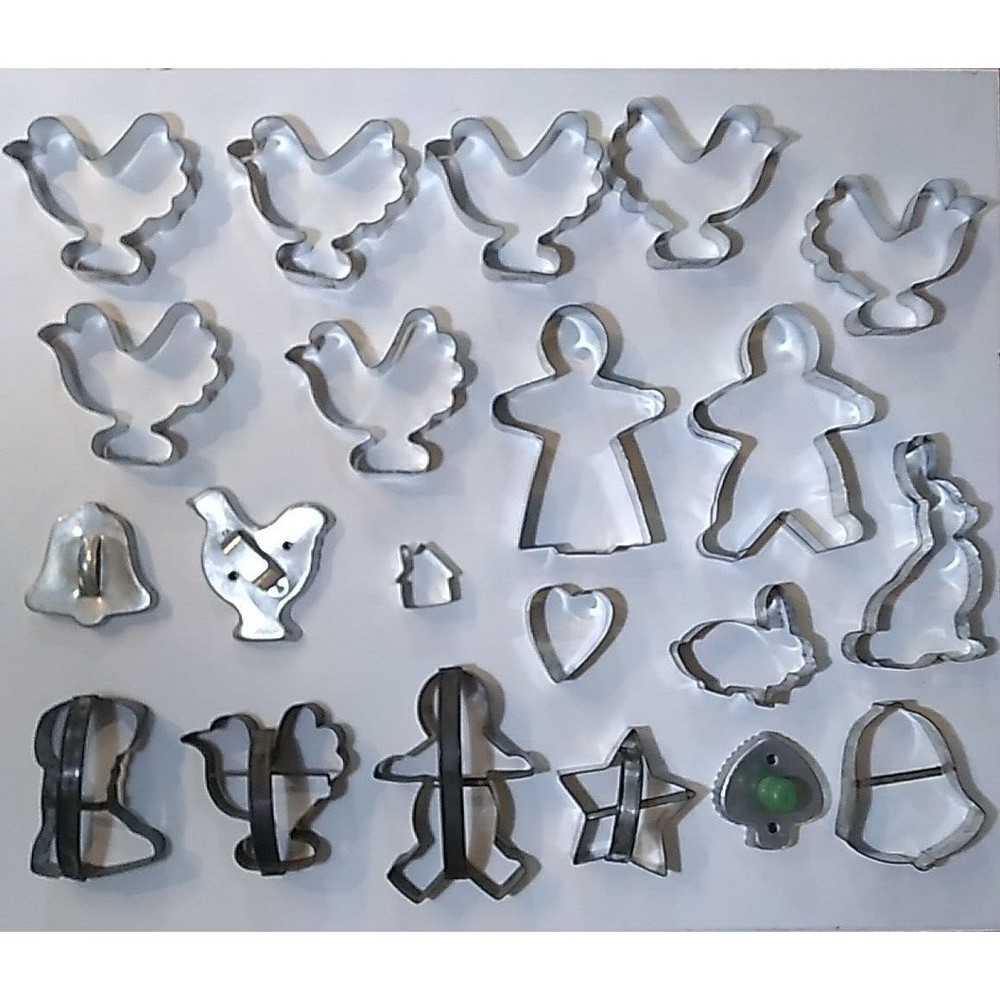 Lot Of 21 VTG Aluminum/Tin Cookie Cutters Some With Handles Christmas, Holidays